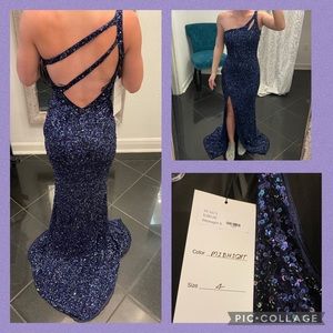 BNWT! Primavera Couture Size: 4 Color:Midnight Blue (store garment bag included)